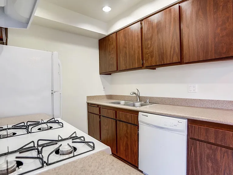 520 W. Wilson — Photo 9