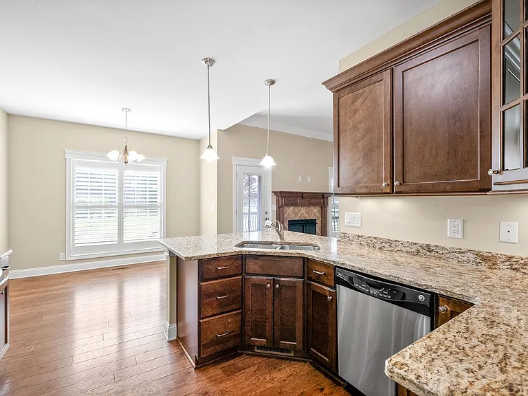 126 Parkland Cir — Photo 14