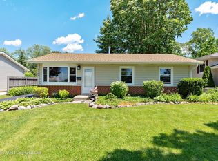 3300 Wren Ln, Rolling Meadows, IL 60008