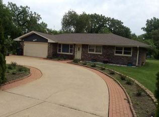 6N241 Virginia Rd, Roselle, IL 60172