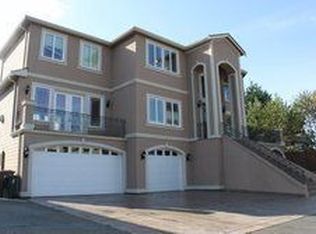 1940 Crystal Springs Rd W, University Place, WA 98466