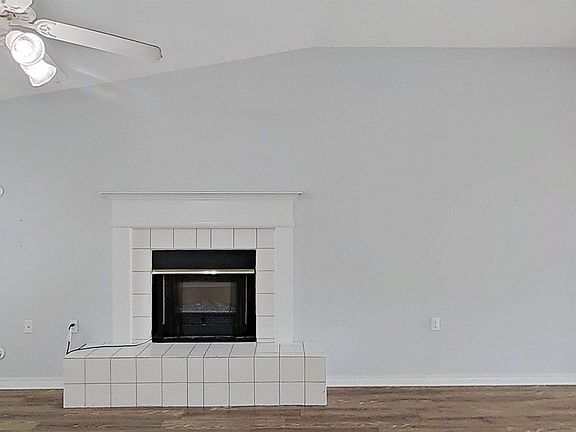 3rd image of 1039 Brownfield Rd