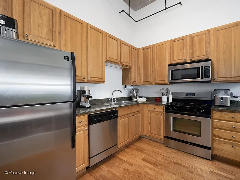 3963 W Belmont Ave #104 — Photo 4