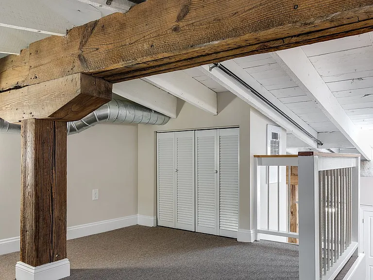 1710 E Franklin St — Photo 28