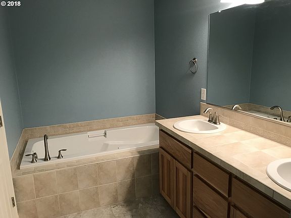 4th image of 8026 NE 35th Ave