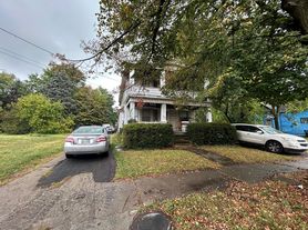 3720 E 61st St, Cleveland, OH 44105, 2