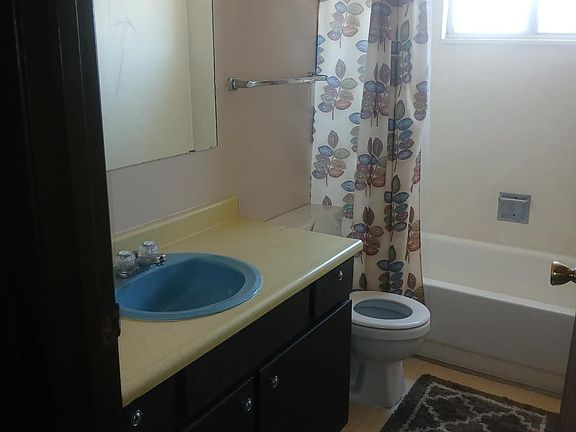 3rd image of 426 N 22nd St Unit 8