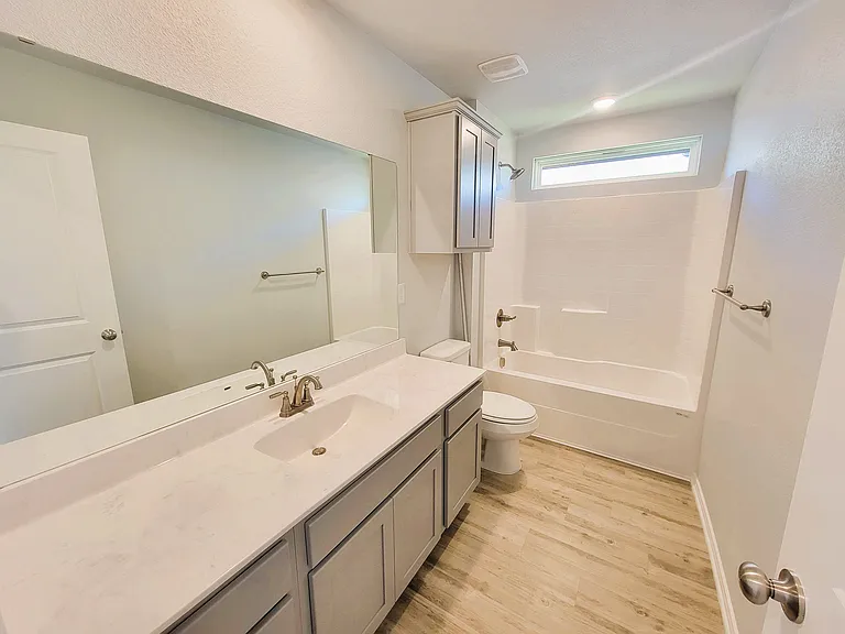 1235 Lexington Dr #B — Photo 4