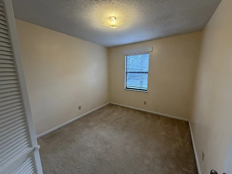801 Kelly Dr — Photo 6