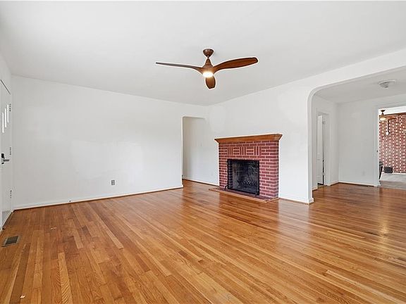 4th image of 5217 Bonneydale Rd
