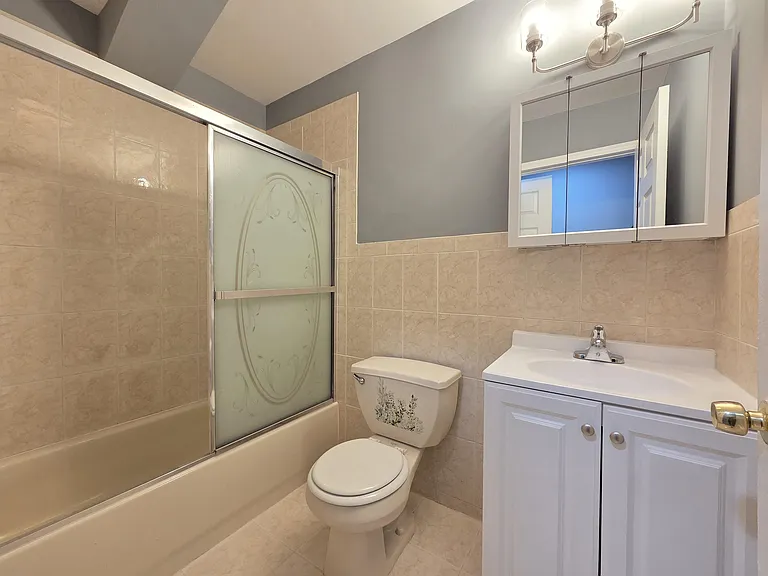 82 Mallory Ave #1 — Photo 5