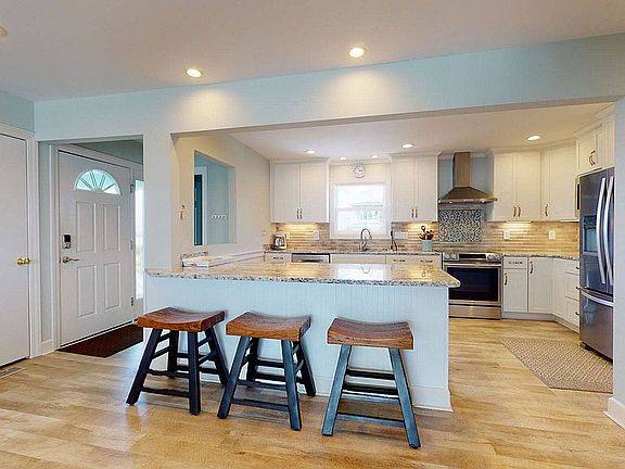 5th image of 1813 Ocean Dr
