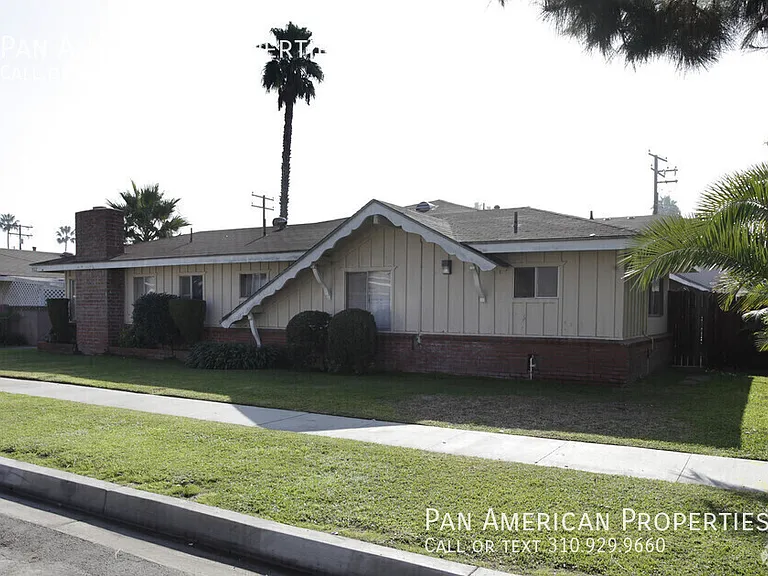 3523 W Mungall Dr #1 — Photo 1