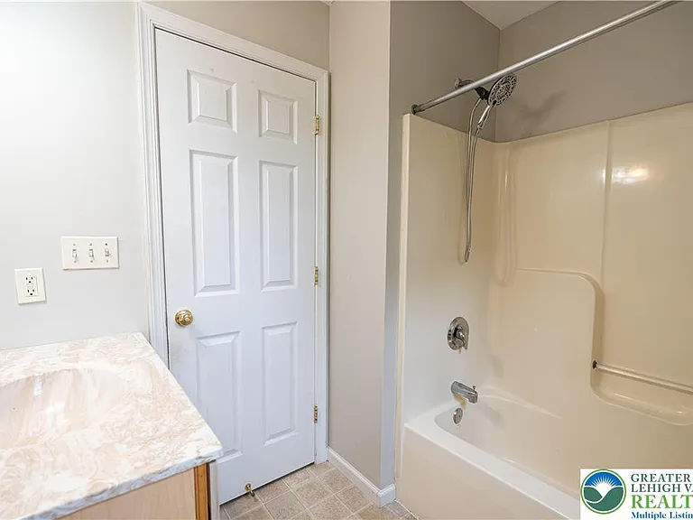 127 Highlands Cir — Photo 17