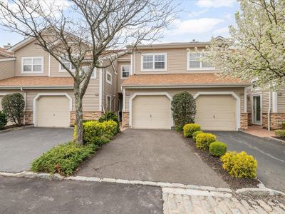 157 Carriage Lane #157, Plainview, NY, 11803