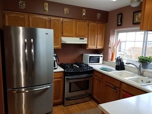 3rd image of 4589 Olmstead Dr