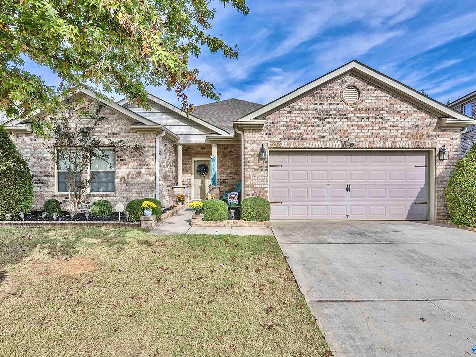 1st image of 215 Laramie Cir NW