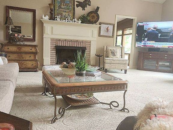 4th image of 140 Mallard Cove Ln