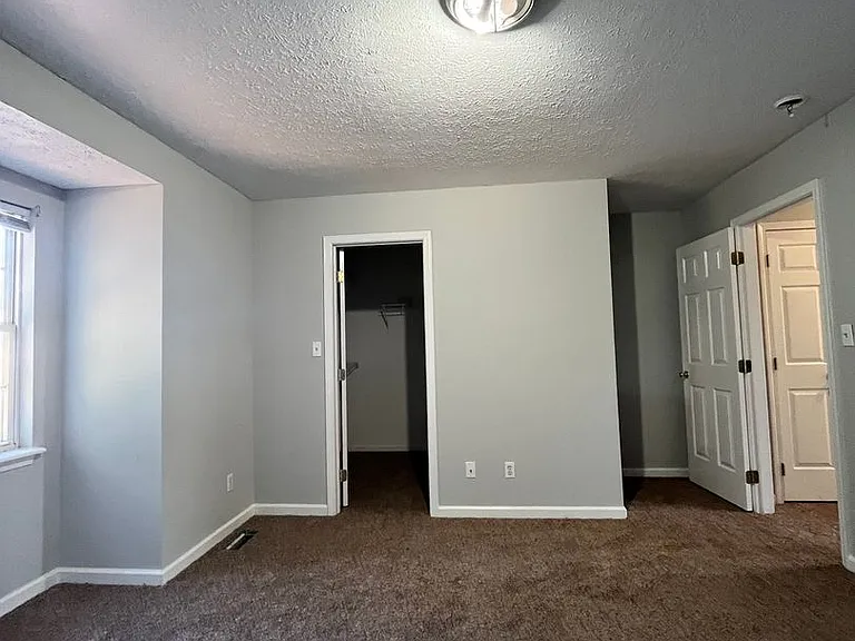 105 Hillridge Ct — Photo 9