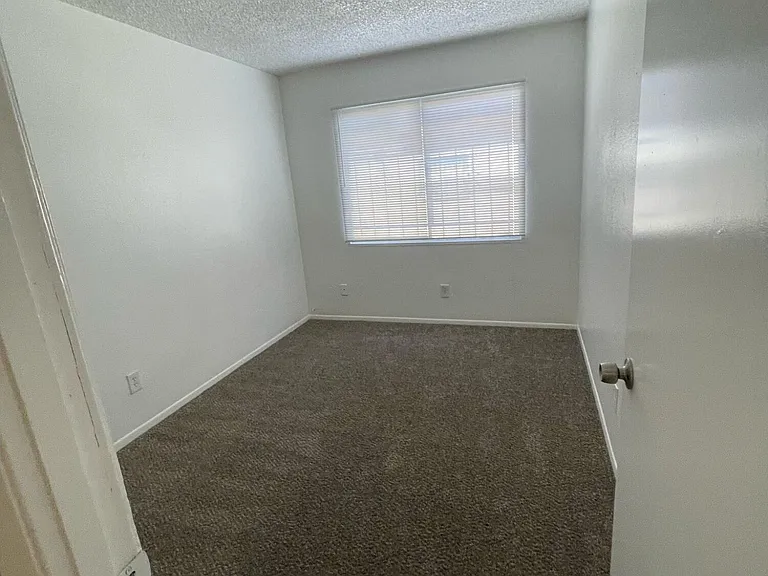 6726 W Monterosa St — Photo 2