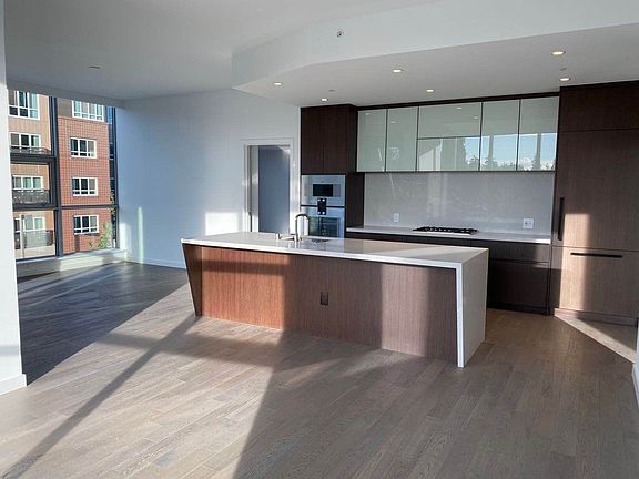 2nd image of 188 Bellevue Way NE Unit 405