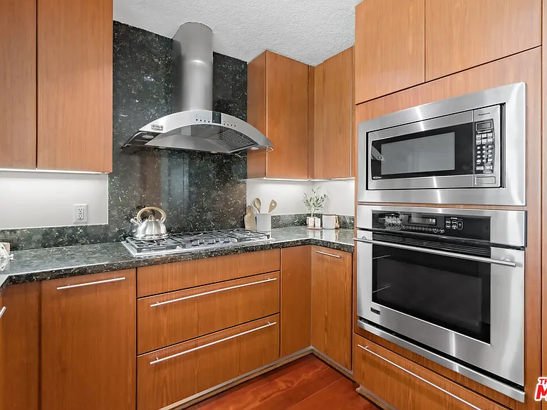 3141 Michelson Dr #1506 — Photo 12