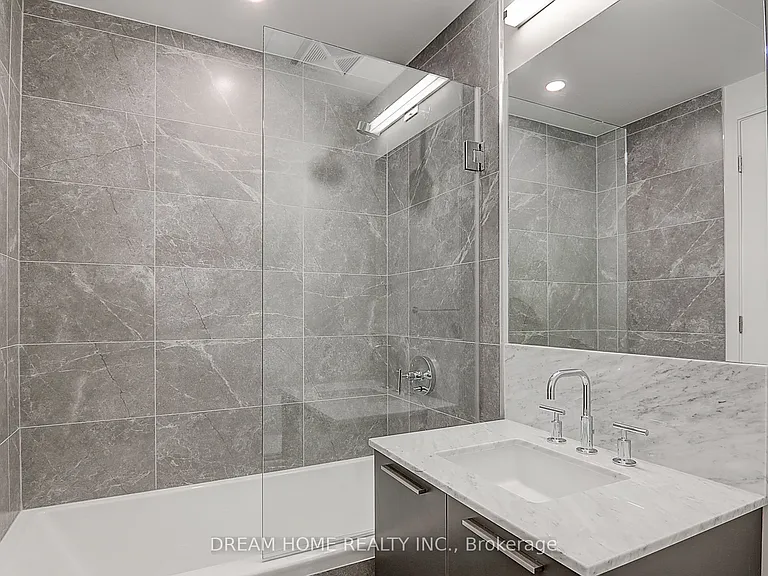 3 Gloucester St #1913 — Photo 23