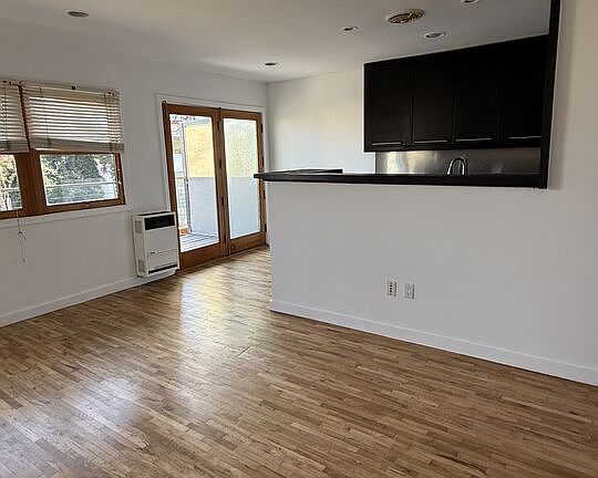 5th image of 250 3rd Ave