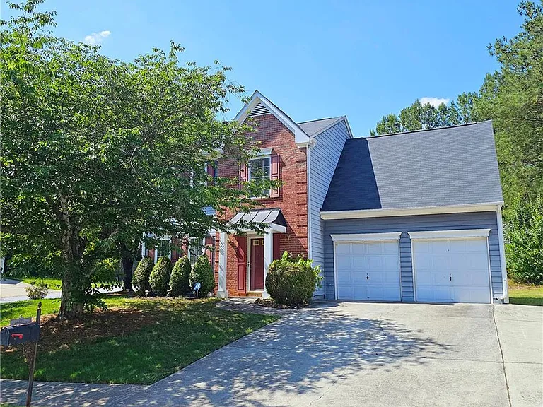 1334 Ambercrest Way — Photo 1