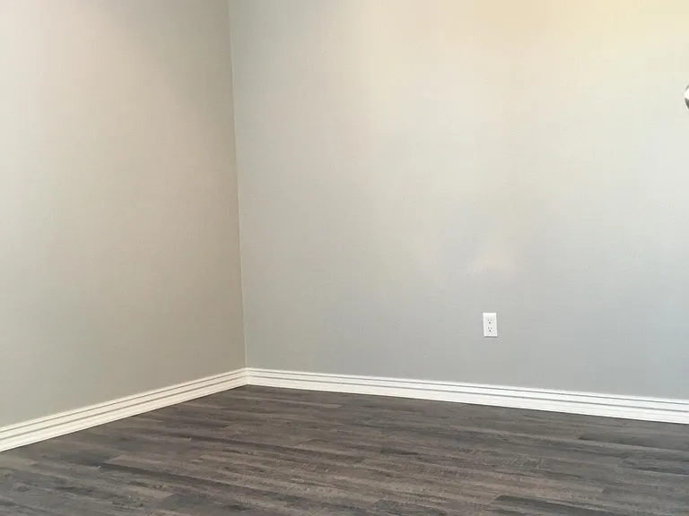 508 N Yona Ln — Photo 25
