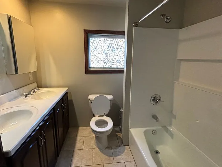 417-419 New York Street — Photo 10