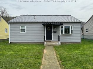 1004 Dupont Ave, Nitro, WV 25143