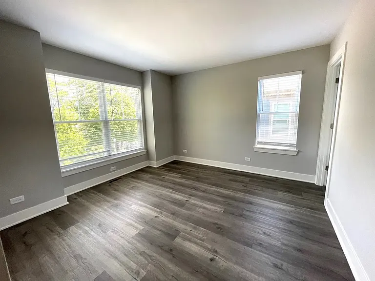 603 Broadway St — Photo 9