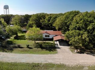 253 Lake Shadows Cir, Mabank, TX 75156