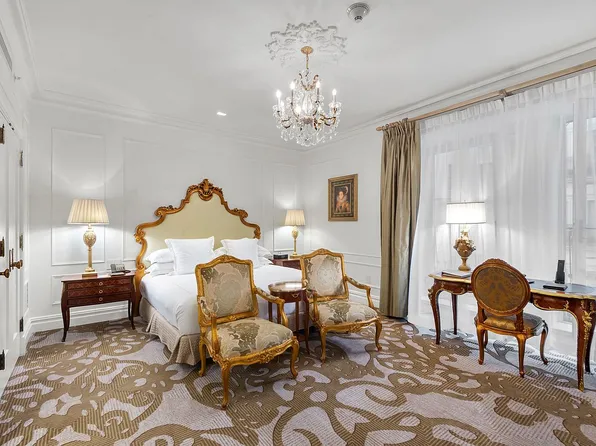 1 Central Park S Unit 1332, New York, NY 10019