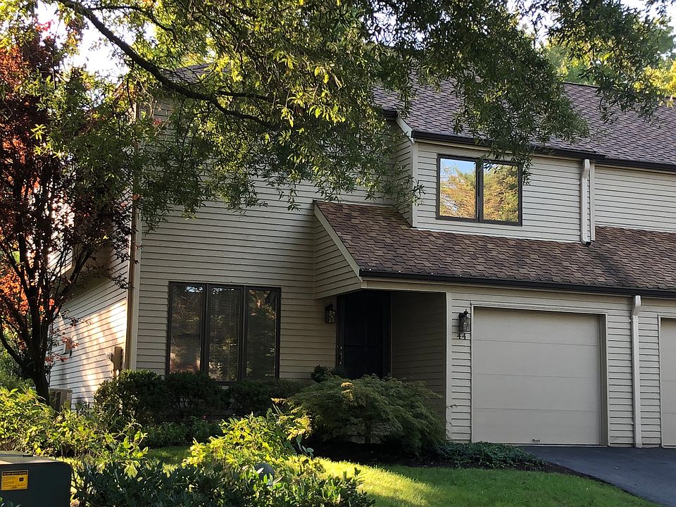 1st image of 44 Stonegate Dr