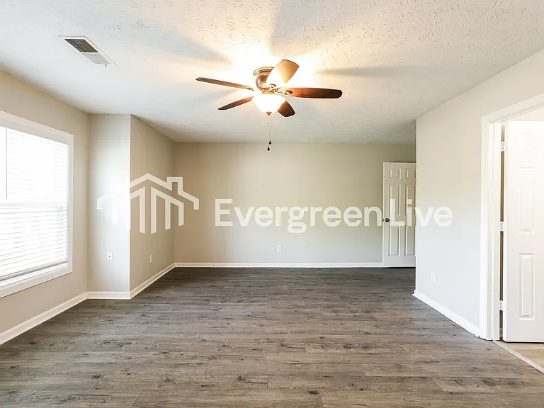 1018 Megcole Ct SW — Photo 9