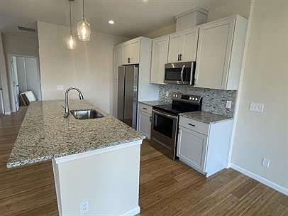 3rd image of 333 Volkert Ave