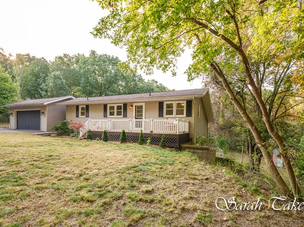 8924 28th St SE, Ada, MI 49301