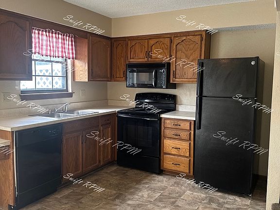 4th image of 537 NE Churchill St #2-1