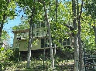 1720 Point Grand Dr, Savannah, TN 38372