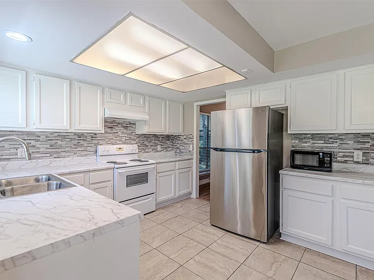 18506 Creekfield Ct — Photo 21