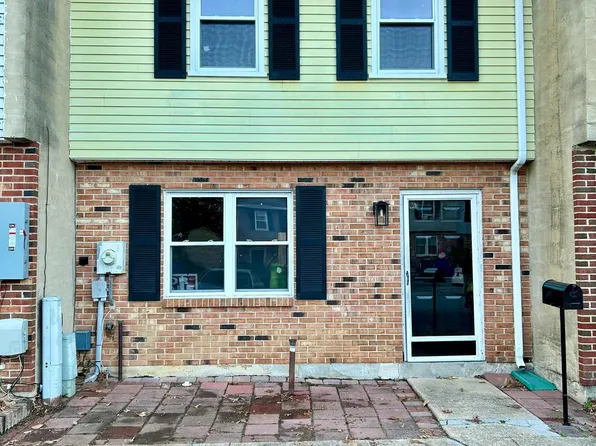 663 Lockhaven Ct, Newark, DE 19702