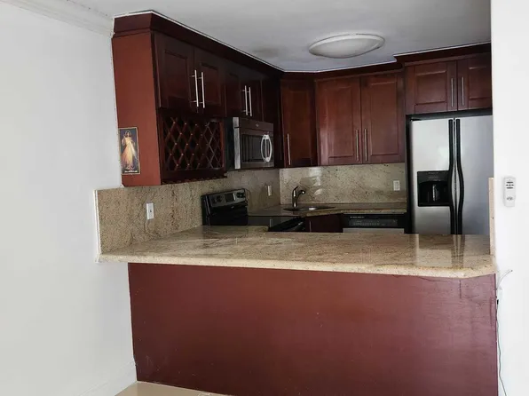 9355 SW 8th St, Boca Raton, FL