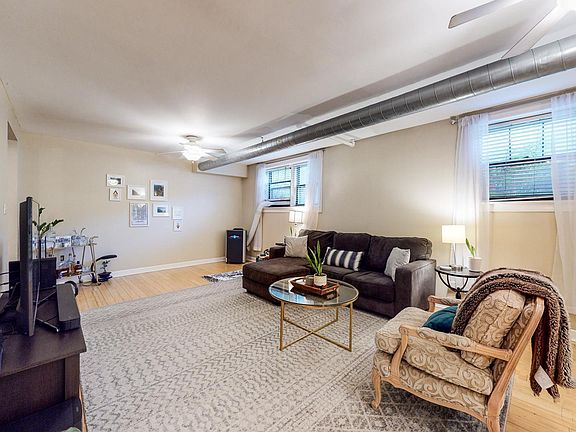 4th image of 1202 W Waveland Ave #B