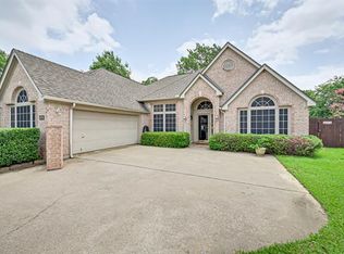 5735 Champion Ct, Arlington, TX 76017