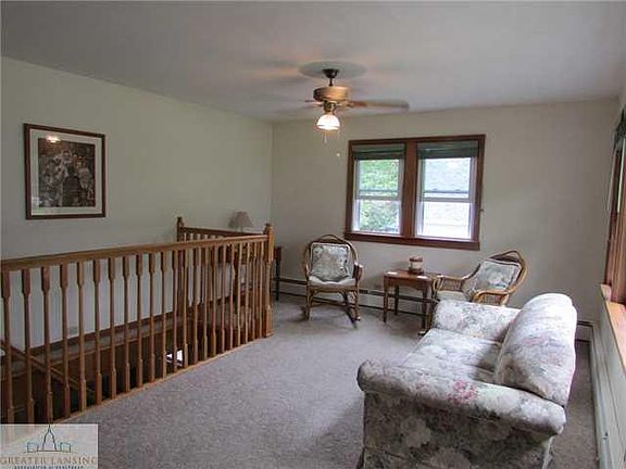 3rd image of 326 W South St