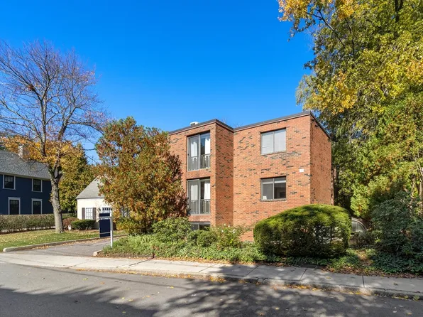 17 Healey St APT 101, Cambridge, MA 02138