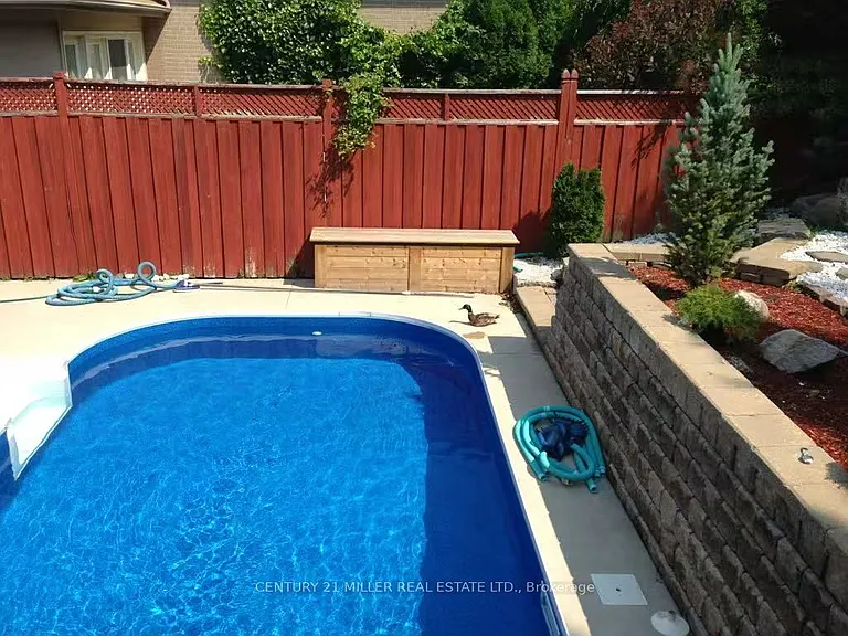 37 Dallington Dr — Photo 47