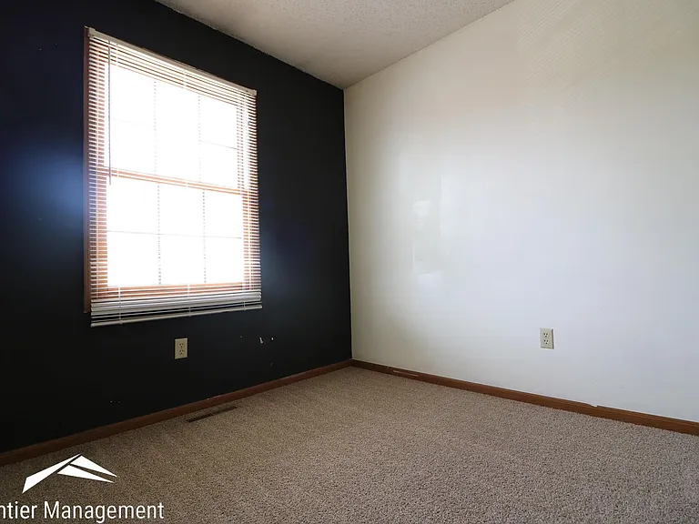 2528 Candlecrest Cir — Photo 8